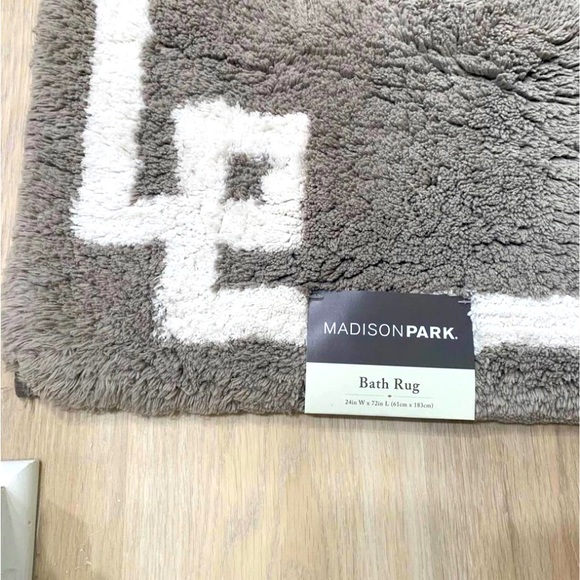 Bathroom Rug - Picture 3 of 3